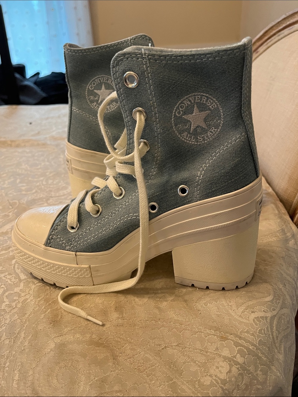 Converse Chunky Platform High-Top Chuck 70 De Luxe Heel Size 5 EUC
